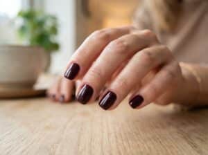 Nagellack breite Nägel